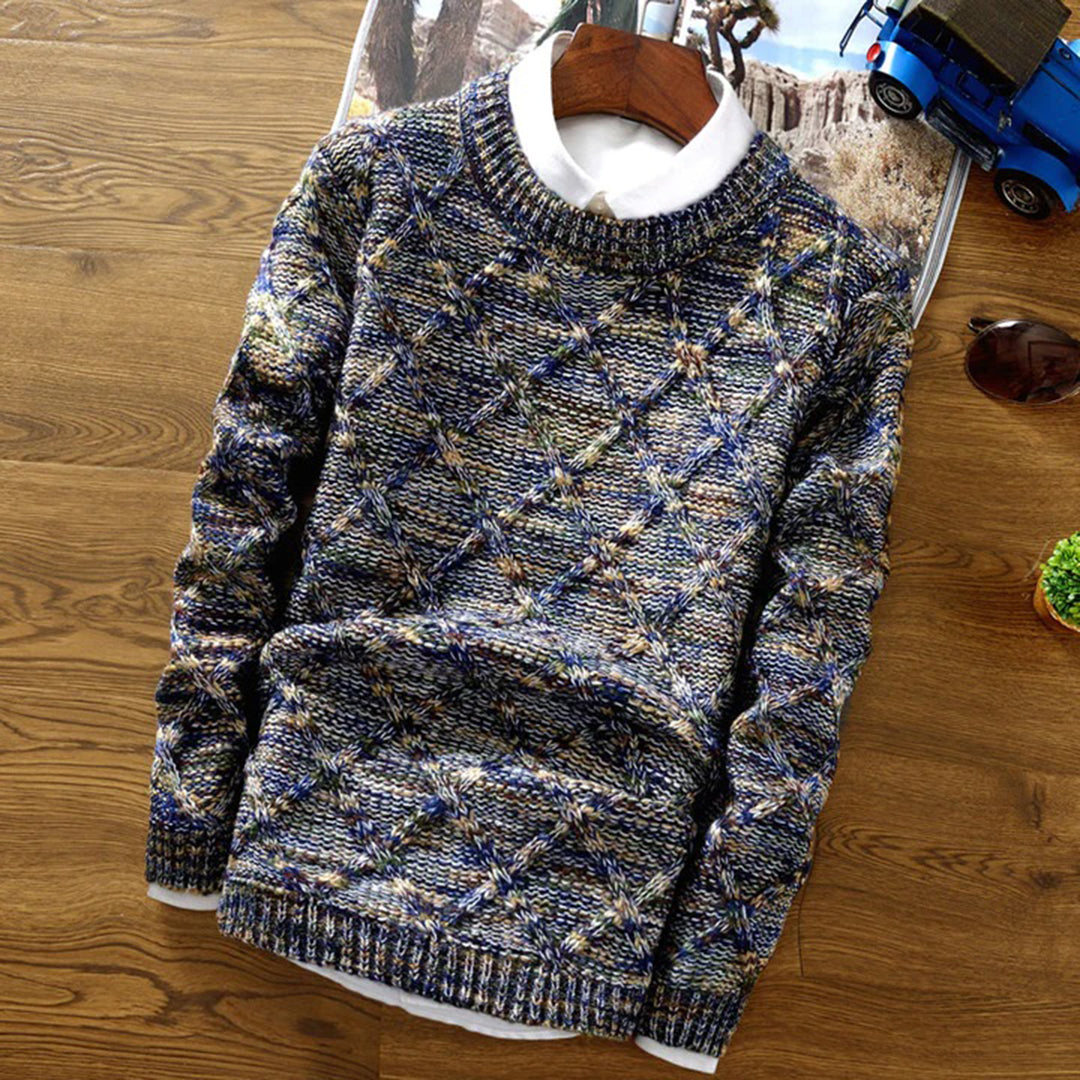 Comfortable men's crew neck knit sweater, versatile for everyday wear in autumn & winter fashion.