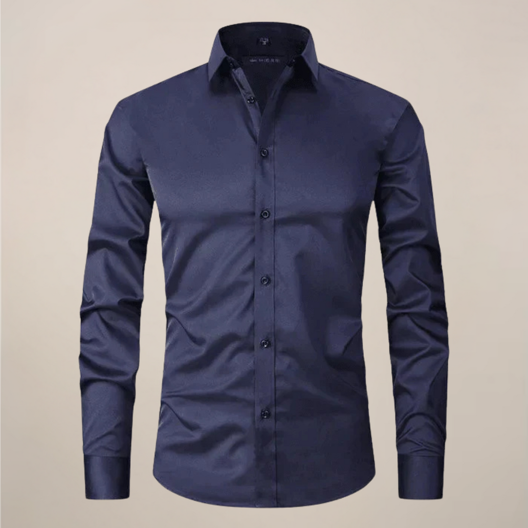 Lightweight men's spring tailored shirt, a stylish modern fit button-down for everyday comfort.