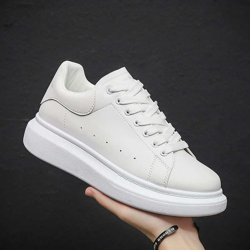 Stylish men's casual sneakers, ideal for everyday wear, city walking & urban fashion footwear.