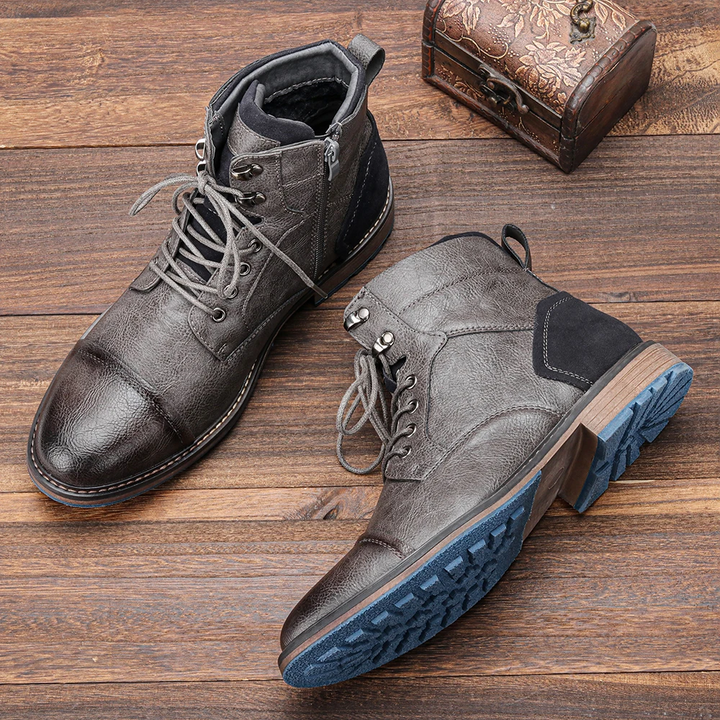 Men's vintage-style ankle boots, ideal for smart casual looks, with lace-up and side zipper.
