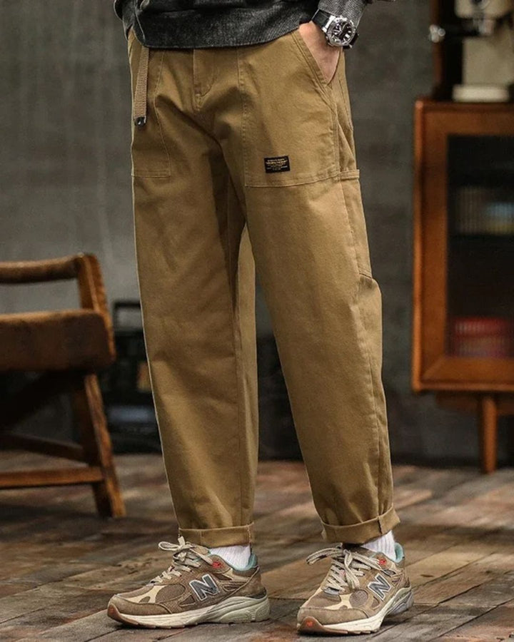 Stylish men's vintage washed cargo pants, relaxed fit for a cool casual streetwear look.