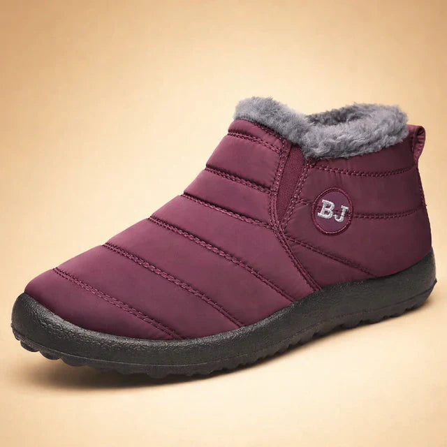 Men's waterproof ankle boots for winter. Warm, non-slip design ensures comfort and safety in cold weather.