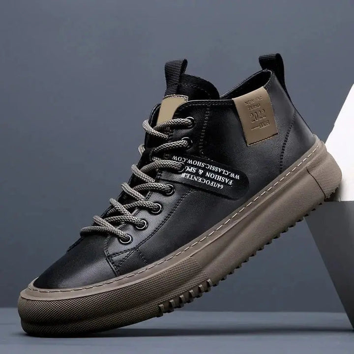 Men's versatile high-top canvas sneakers. Comfortable lace-up casual shoes for everyday wear, ideal for street style.