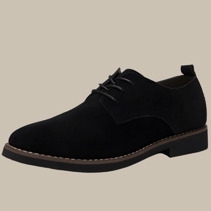Men's suede Oxford shoes in refined green for autumn, featuring a sleek, elegant design perfect for formal occasions.