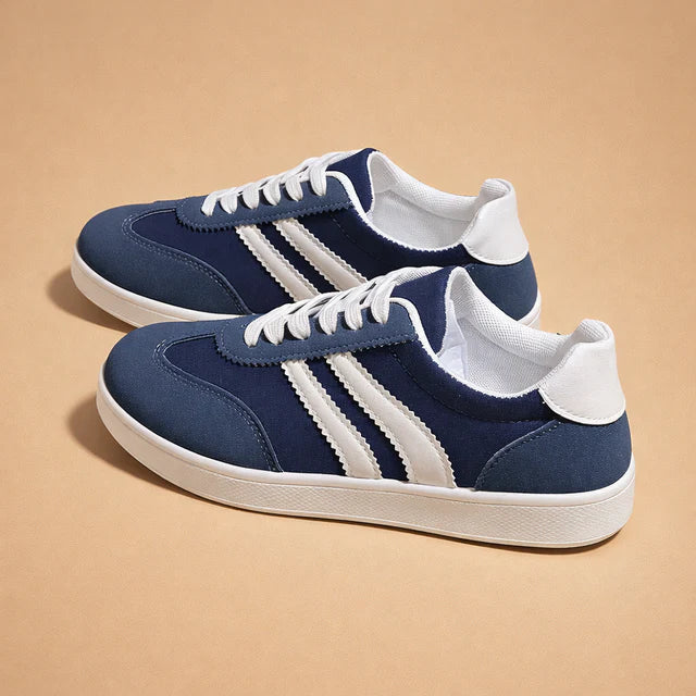 Versatile women's casual sneakers, featuring a comfortable lace-up design for daily wear.