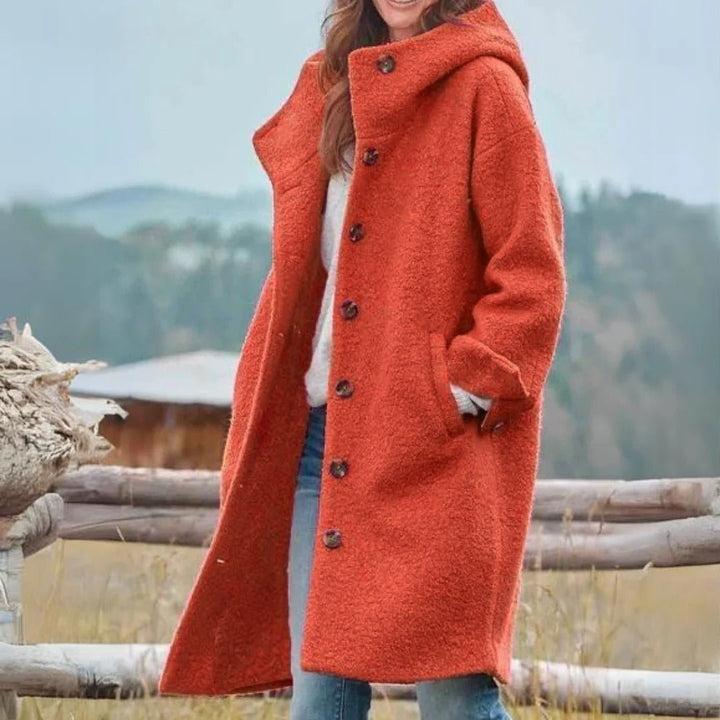 Fashionable oversized women's outdoor jacket for casual outings, great for cool weather autumn outfits.