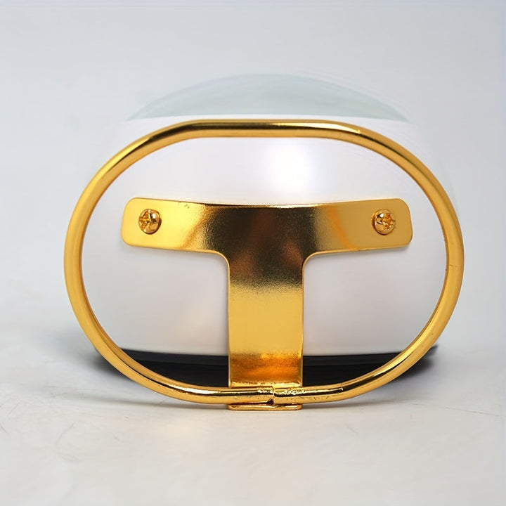 Functional silent desk clock, Nordic aesthetic, luminous hands, and polished metal frame.