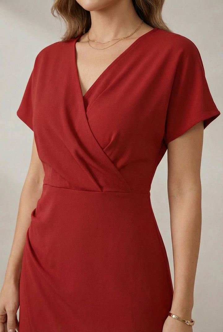 Versatile relaxed midi dress with V-neck, great for casual elegance & everyday wear.