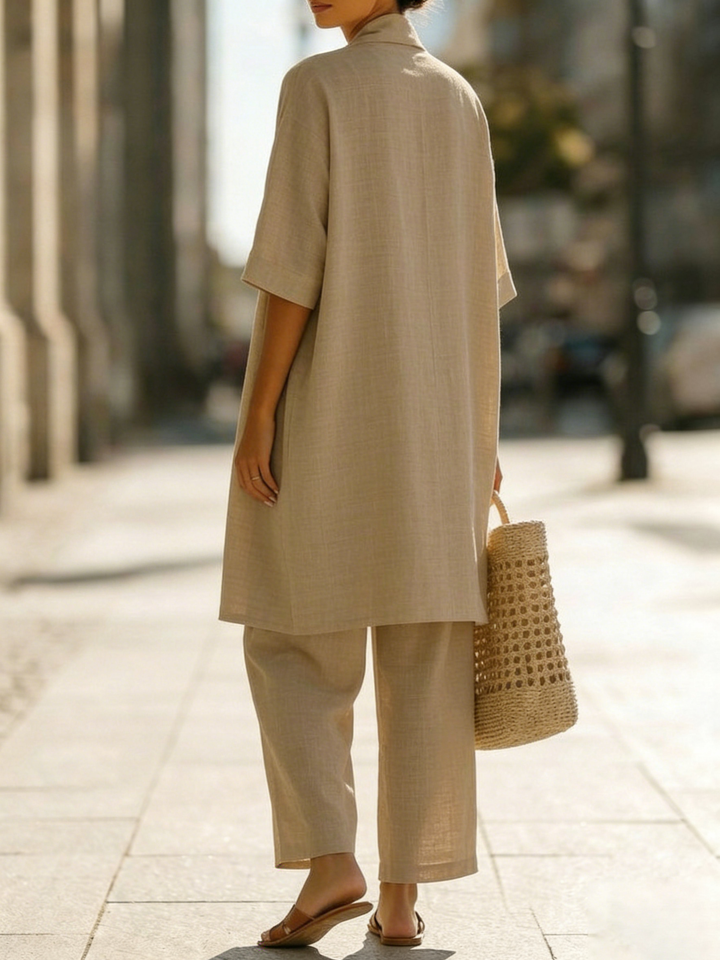 Elegant women's three-piece fashion set, designed for comfort and versatility, ideal for travel or daily chic.