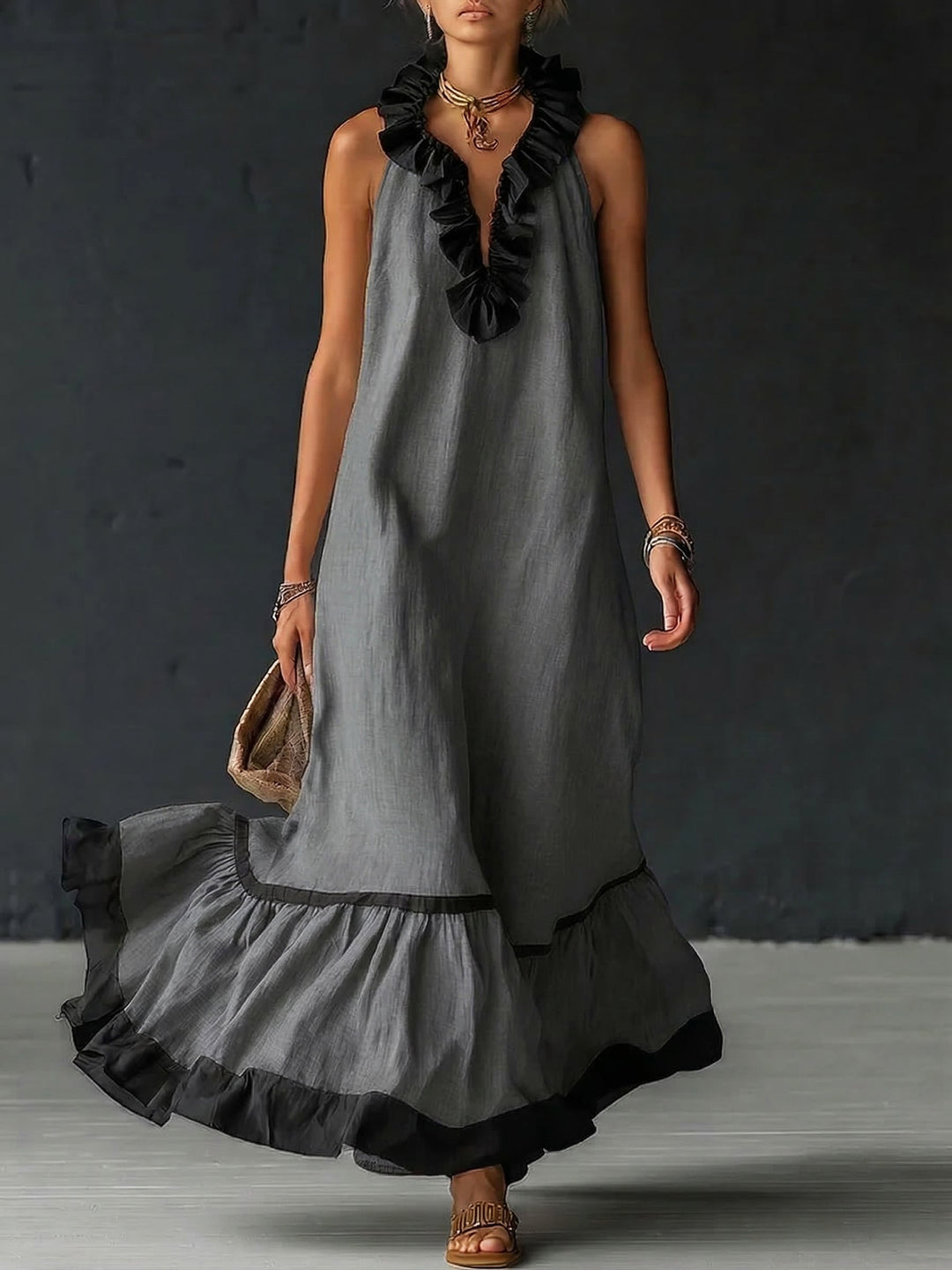 Women's elegant color-block ruffle maxi dress with a beautiful flowing skirt, suitable for many occasions.