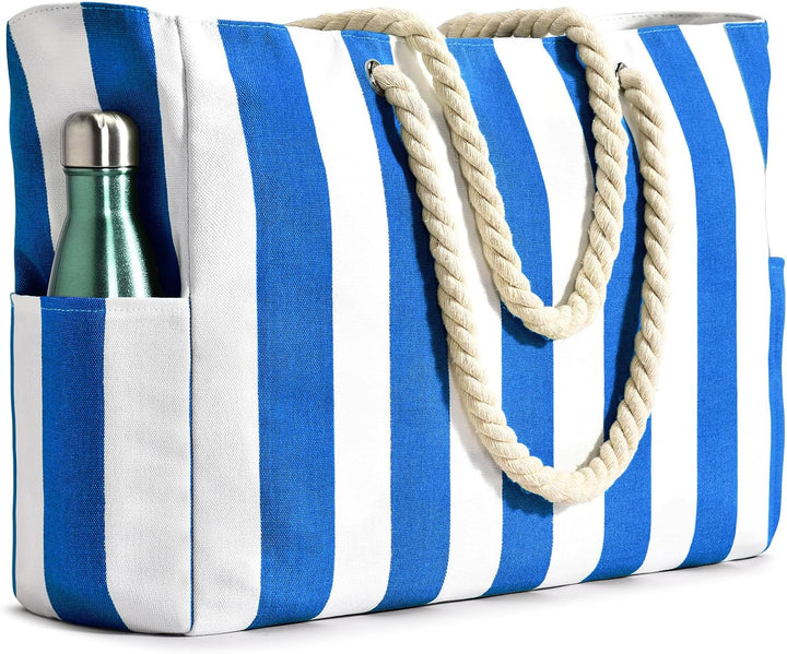 Stylish women's waterproof beach bag, sandproof design for a worry-free vacation.
