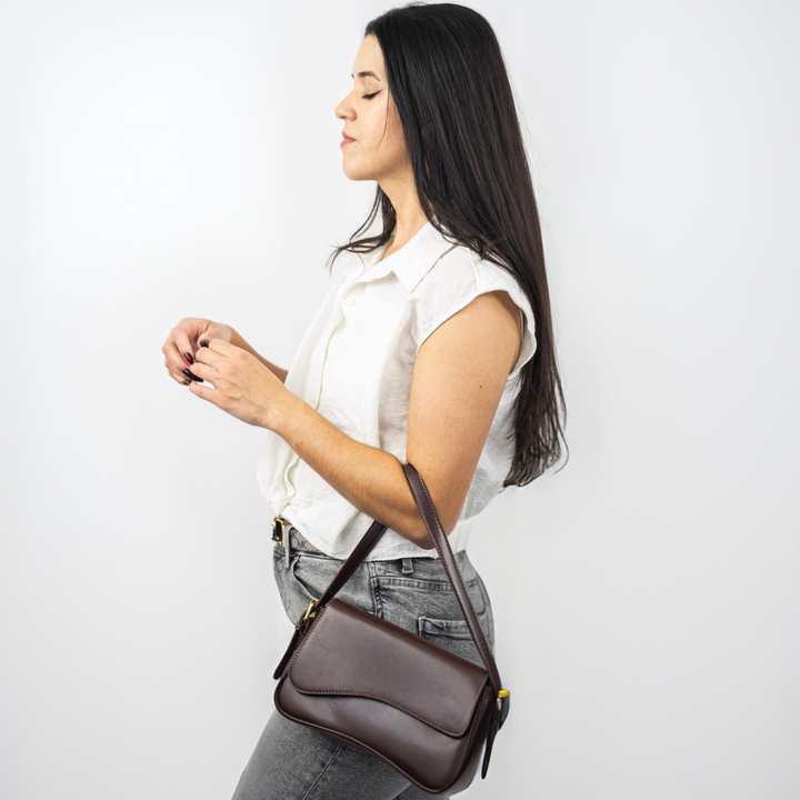 Premium genuine leather everyday shoulder bag, sophisticated and versatile.