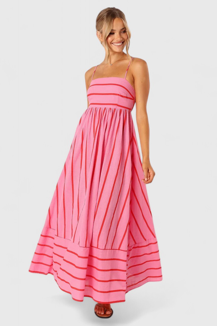 Women's elegant summer maxi dress, a vibrant flowy design perfect for evening or daytime events.