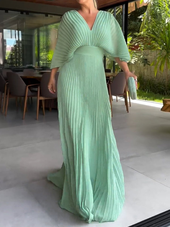 Versatile women's V-neck floral maxi dress, great for summer parties or a relaxed beach day.