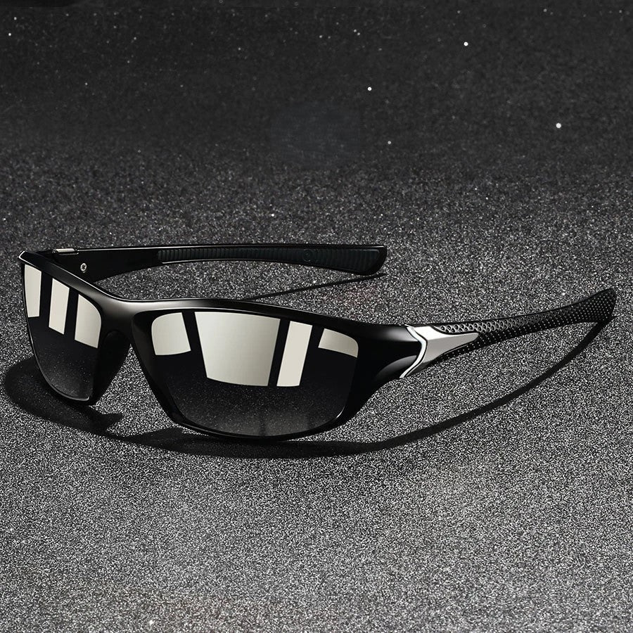 Optimal eye protection: polarised unisex sunglasses with UV400, designed for comfort & clarity, day & night.