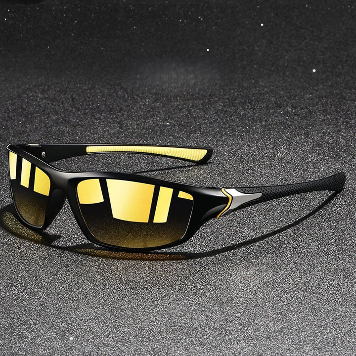 Outdoor essential: polarised unisex sunglasses, UV400 protection, lightweight for hiking & all activities.