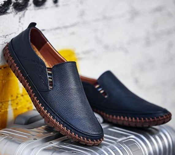 Easy-on men's slip-on shoes, designed for comfortable daily walking with a highly flexible sole.