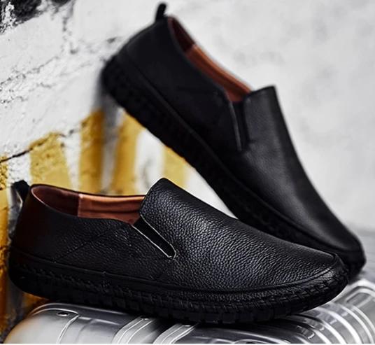 Stylish men's slip-on casual shoes, offering ultimate comfort and a flexible sole for versatile daily use.