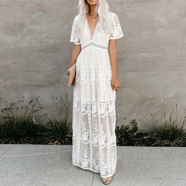 Versatile women's summer maxi dress with a flowy silhouette and comfortable V-neck design.