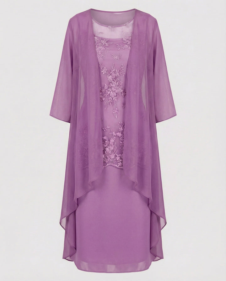 Complete women's two-piece outfit with 3/4 sleeves & elegant design. Versatile for casual wear, ladies' fashion, or travel.