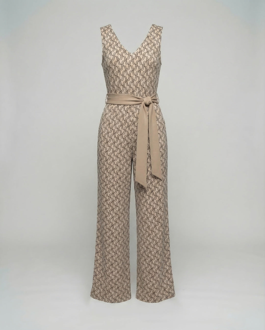 Versatile women's jumpsuit for an effortless, chic look. Comfortable one-piece for casual or formal wear.