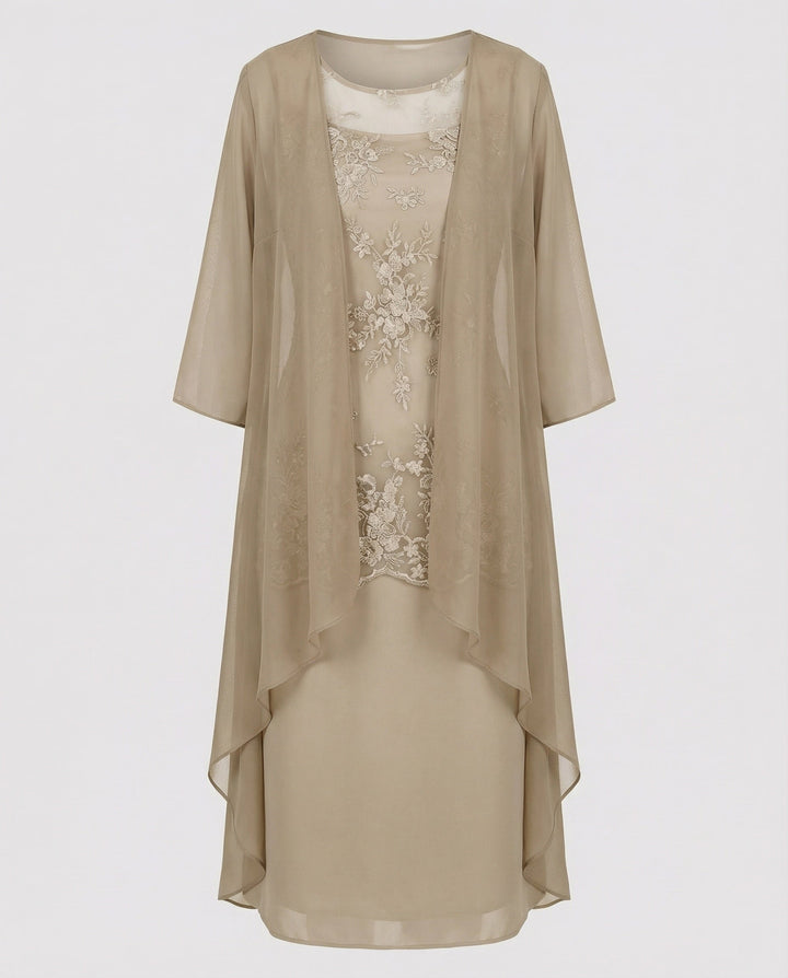 Elegant & comfortable women's two-piece outfit with 3/4 sleeves. Ideal for summer casual wear, ladies' fashion & vacation.