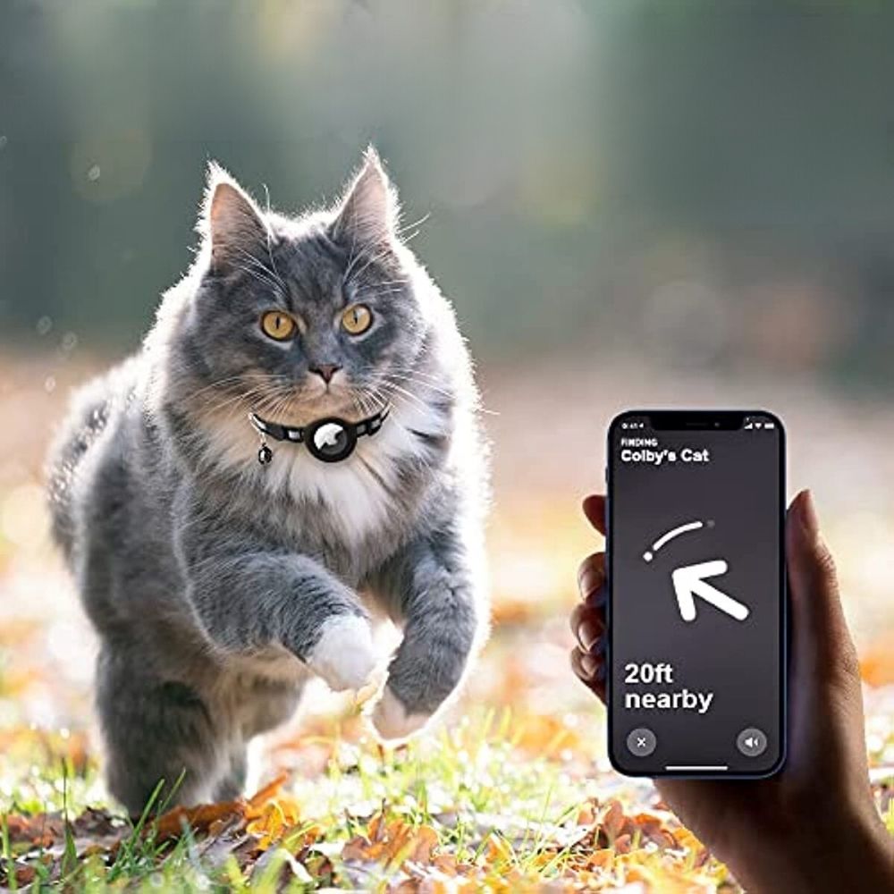 "Reflective cat GPS tracker collar with quick release, enhances safety and visibility for your pet's outdoor adventures."