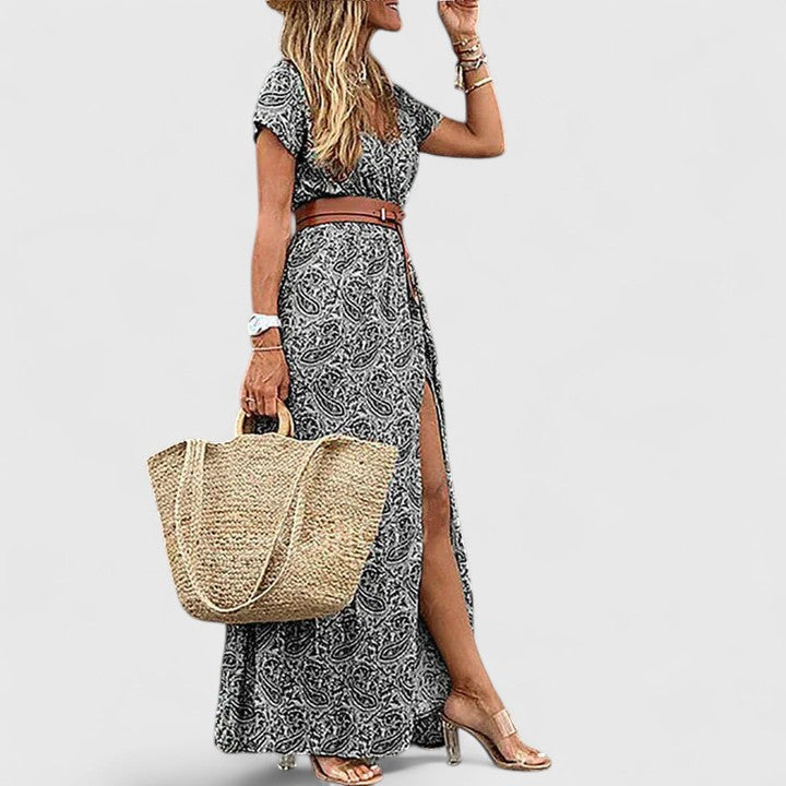Bohemian printed maxi dress for women. Effortless, flowy summer style perfect for comfortable and elegant casual wear.