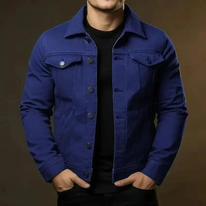Classic fit men's denim jacket, ideal for everyday casual wear. Versatile outerwear for transitional weather.