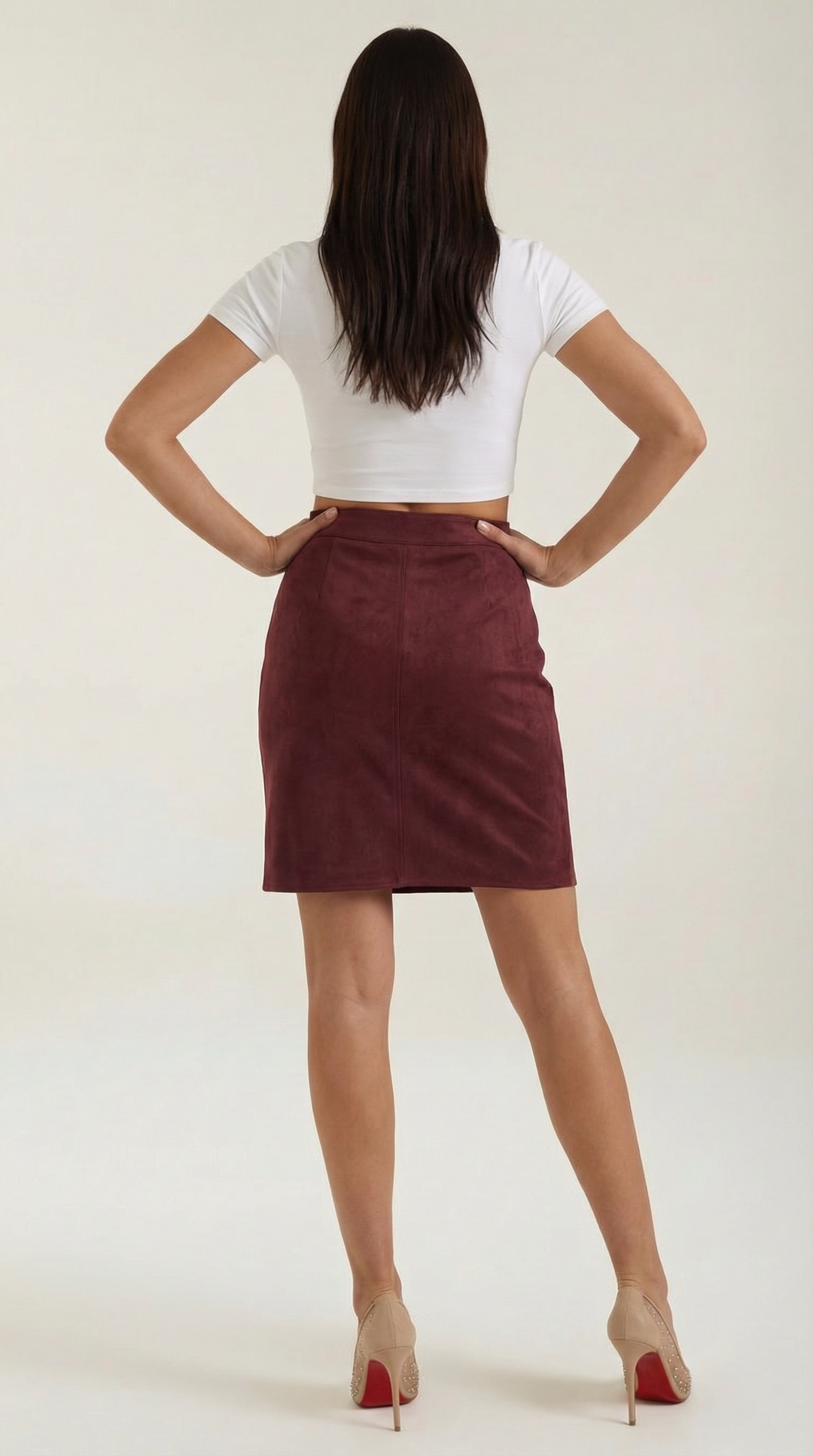 Hope women's high-waisted buttoned mini skirt, offering an elegant, chic, and versatile style.