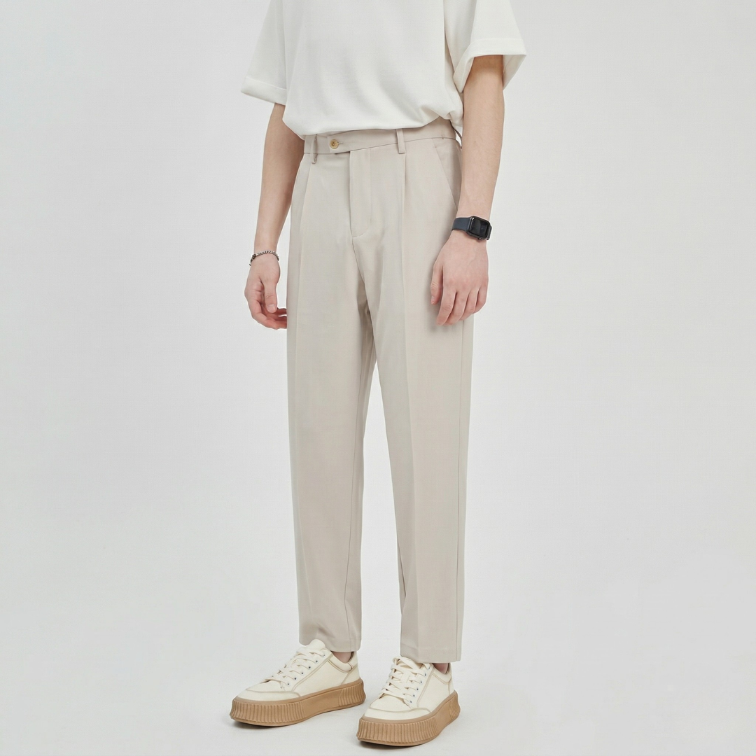 Men's stylish pleated wide leg pants, modern fit. Comfortable casual chinos with a fashionable design for everyday wear.