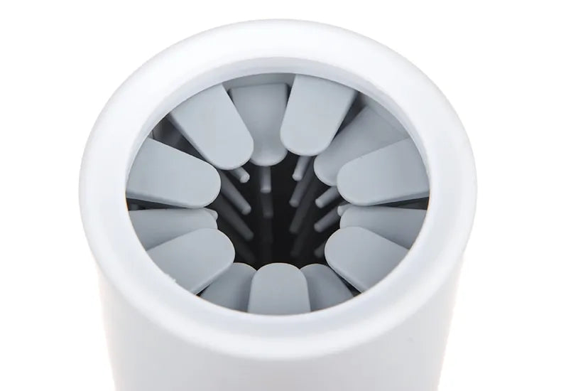 Gentle silicone paw cleaner for pets, featuring soft bristles for thorough yet gentle cleaning of sensitive paws. Portable and eco-friendly, ideal for dogs and cats.