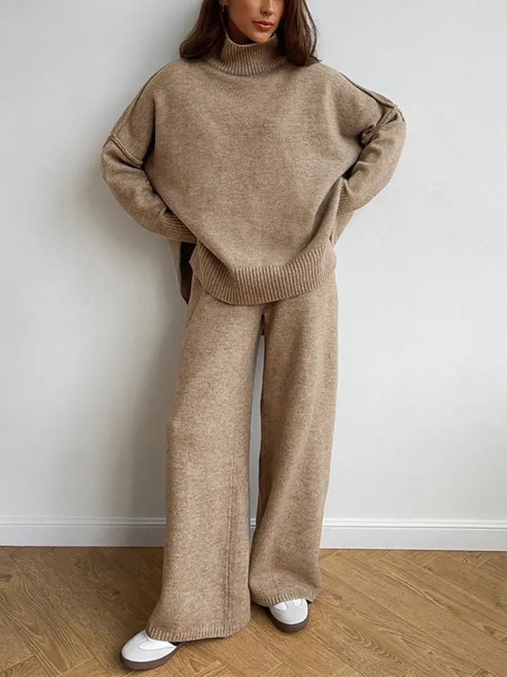 Cozy women's turtleneck lounge set with wide-leg pants for ultimate comfort and relaxed style.