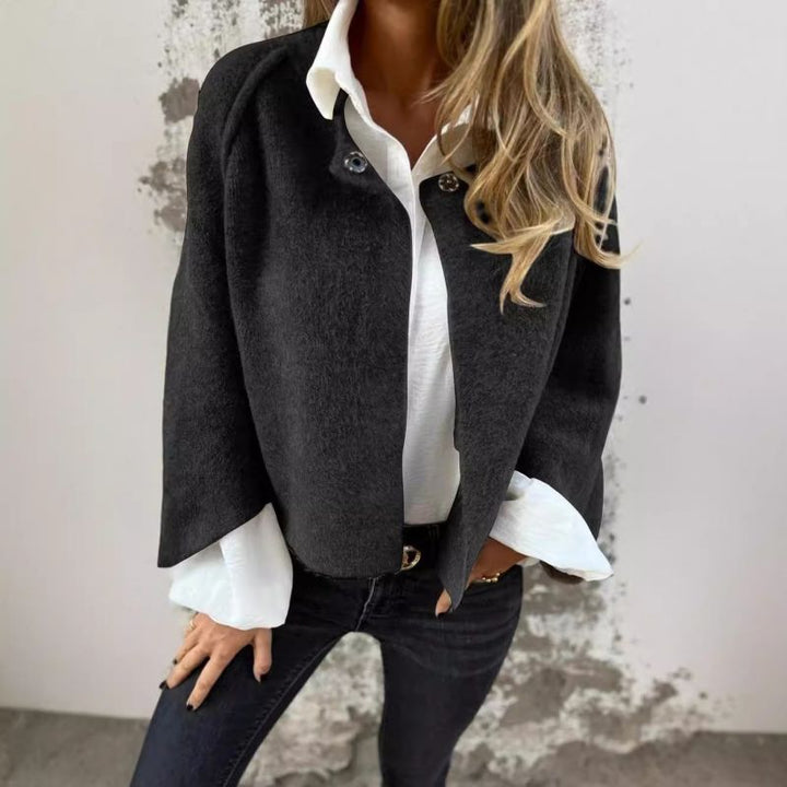 Stylish women's Cecila loose fit jacket, ideal for versatile fall fashion. Comfortable & chic outerwear.