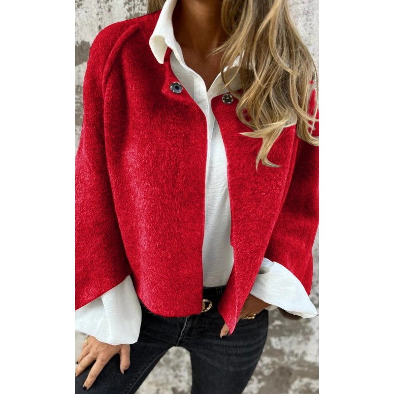 Women's Cecila loose fit jacket, a cozy and elegant outerwear piece. Ideal for comfortable fall fashion.