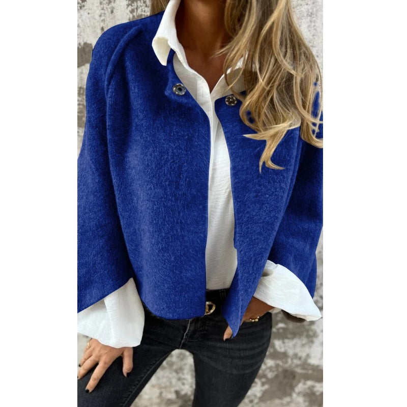 Cozy women's Cecila loose fit outerwear. Elegant long sleeve jacket, great for comfortable autumn style.