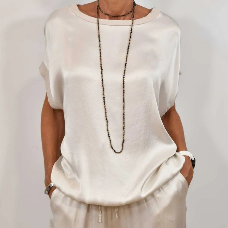 Women's two-piece casual outfit, comfortable & versatile for everyday elegance.
