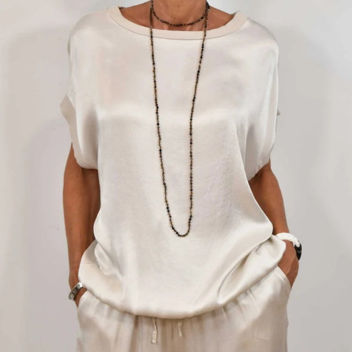 Women's two-piece casual outfit, comfortable & versatile for everyday elegance.