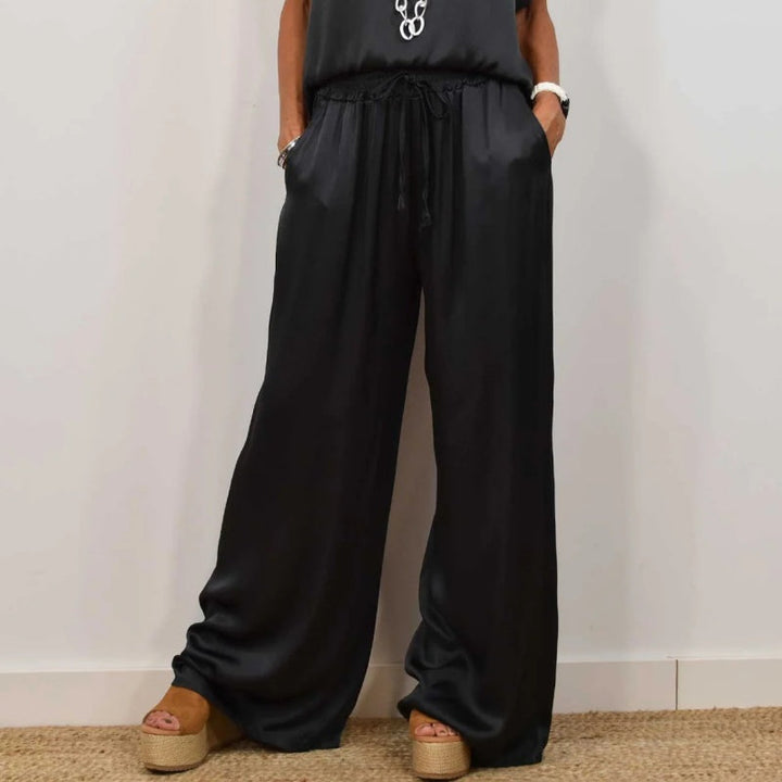 Elegant women's matching outfit, perfect for effortless style & day to night comfort.