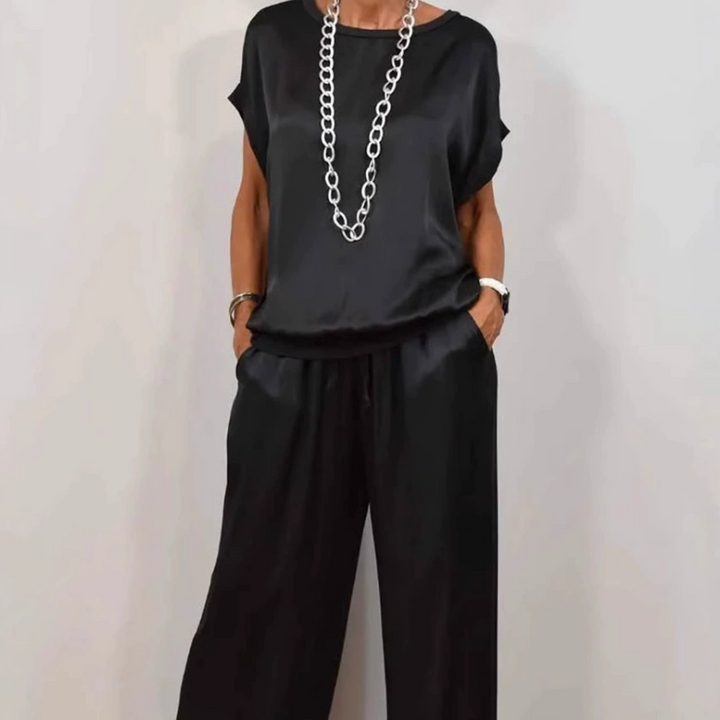 Stylish women's two-piece set, soft fabric ideal for loungewear or casual fashion.