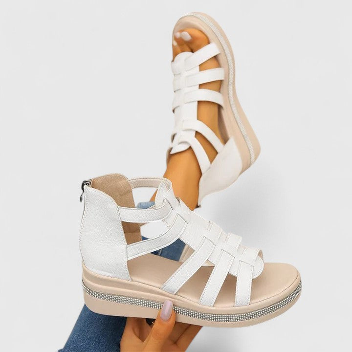 Versatile women's strass orthopaedic sandals. Comfortable wedge design for stylish and breathable summer wear.