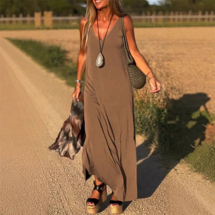 Comfortable women's V-neck maxi dress, perfect as a summer dress or elegant casual wear.
