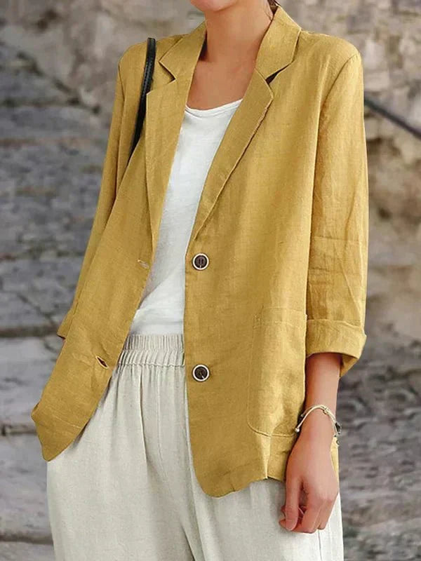 Lightweight women's blazer, ideal for business casual or everyday wear. A chic, stylish jacket for versatile fashion.