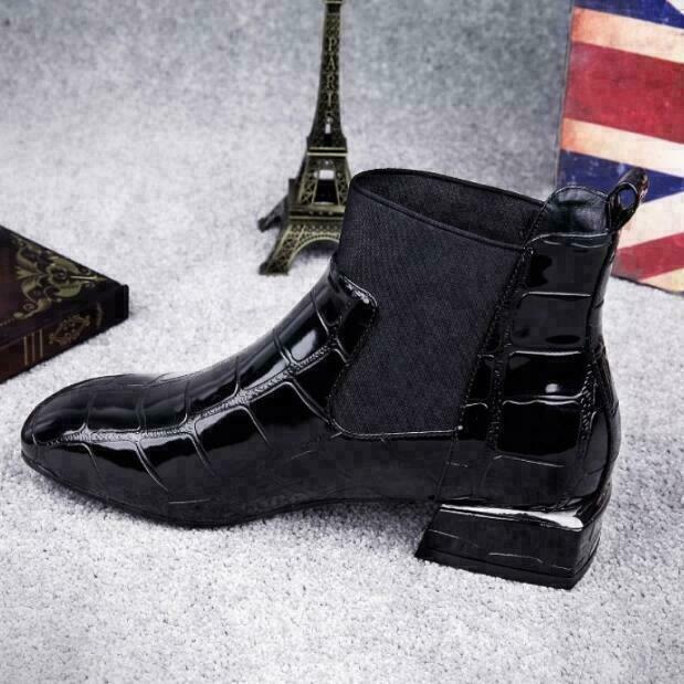 Comfortable & stylish black women's boots, durable everyday footwear providing excellent support for versatile wear.