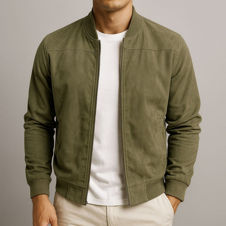 Man in a stylish lightweight summer jacket. Modern fit, perfect for casual spring days & comfortable everyday wear.