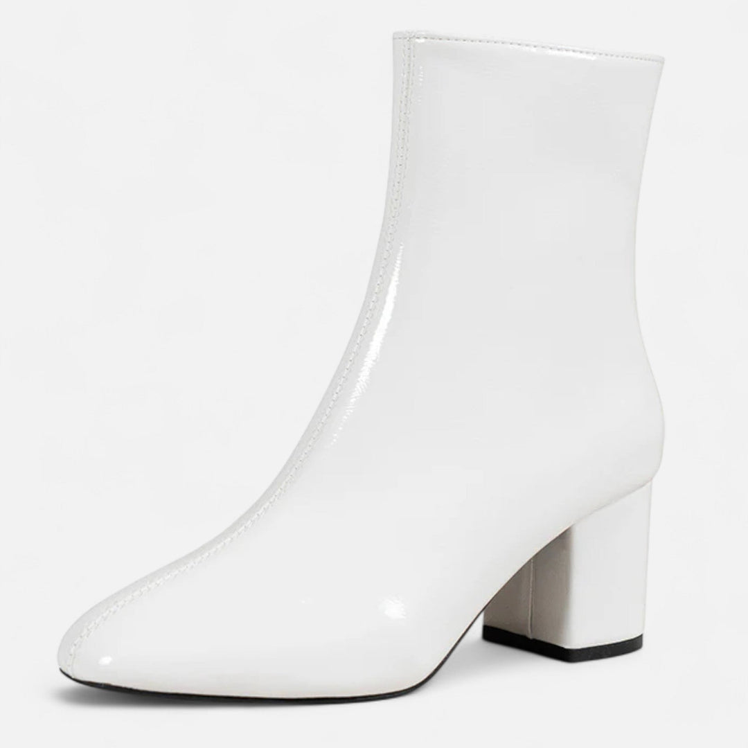 Stylish women's ankle boots with a stable block heel, perfect for autumn & winter fashion. Versatile & comfortable.