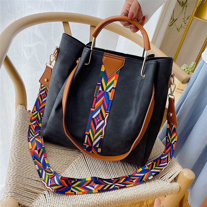 Stylish women's PU leather tote bag, perfect for everyday carry.