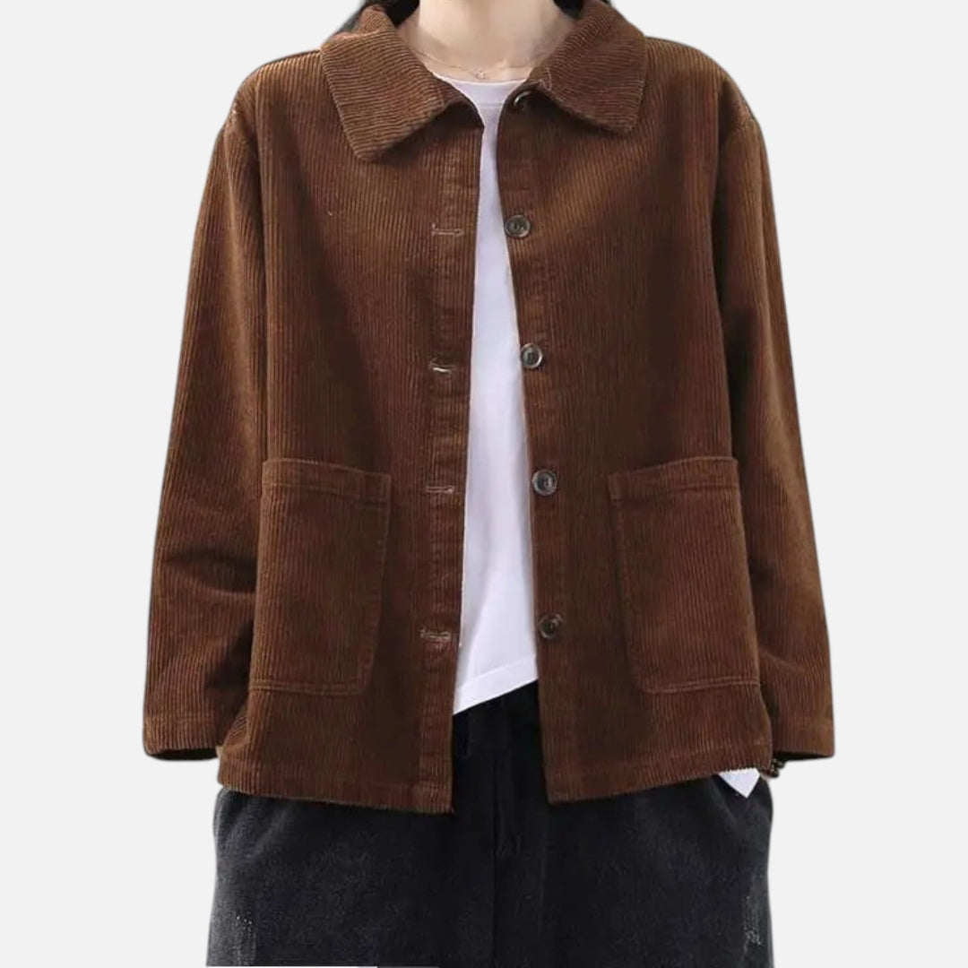 Stylish women's short casual jacket, perfect for everyday wear. Versatile outerwear for a chic, effortless look.