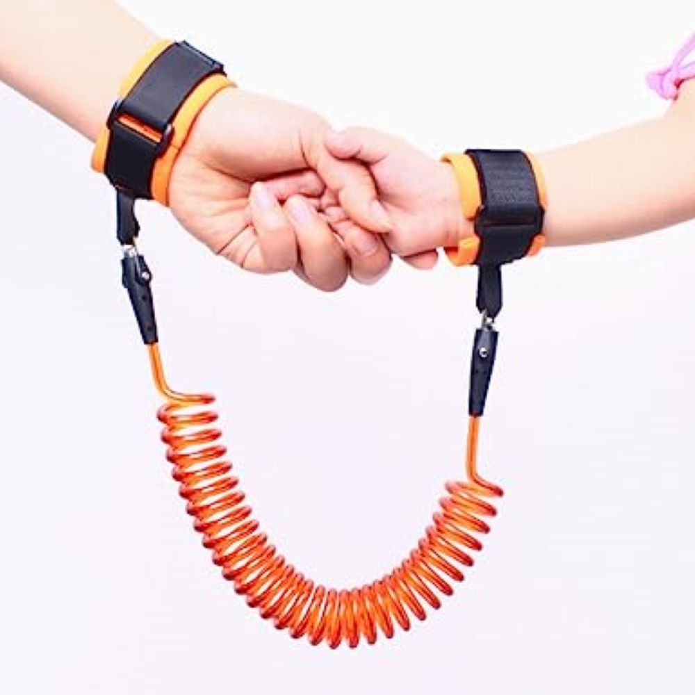 Adjustable anti-lost wrist link for babies and toddlers, a comfortable child safety strap for secure walks.