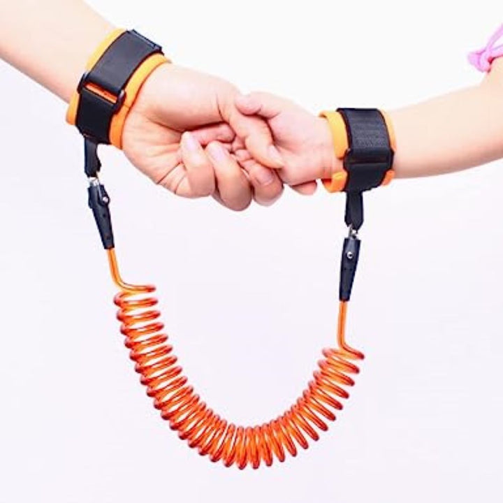 Adjustable anti-lost wrist link for babies and toddlers, a comfortable child safety strap for secure walks.